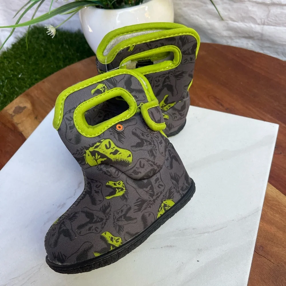 BOGS Waterproof insulated waterproof Dinosaur boots 5 NWT